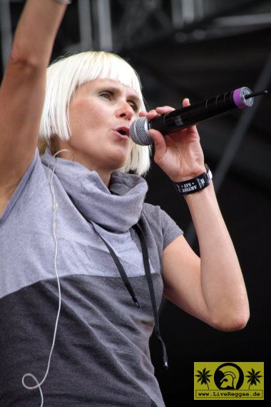 Mono + Nikitaman with The Royal Flash Band (D) 26. Summer Jam Koeln 02. Juli 2011 Red Stage (10).JPG